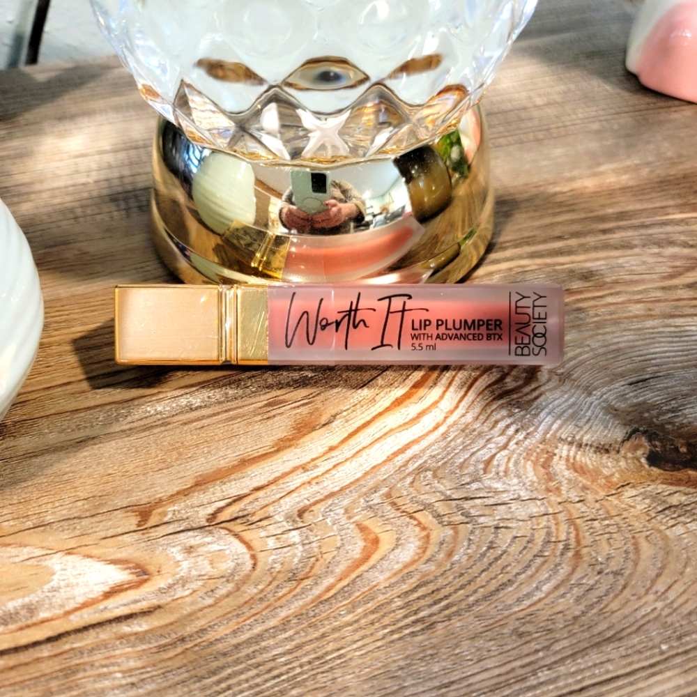 Lip plumper adore me